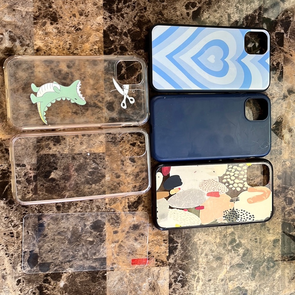 iPhone 11 Bundle - 5 cases and one screen protector